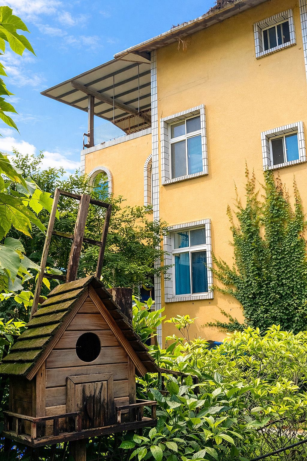 新竹築夢咖啡民宿側門